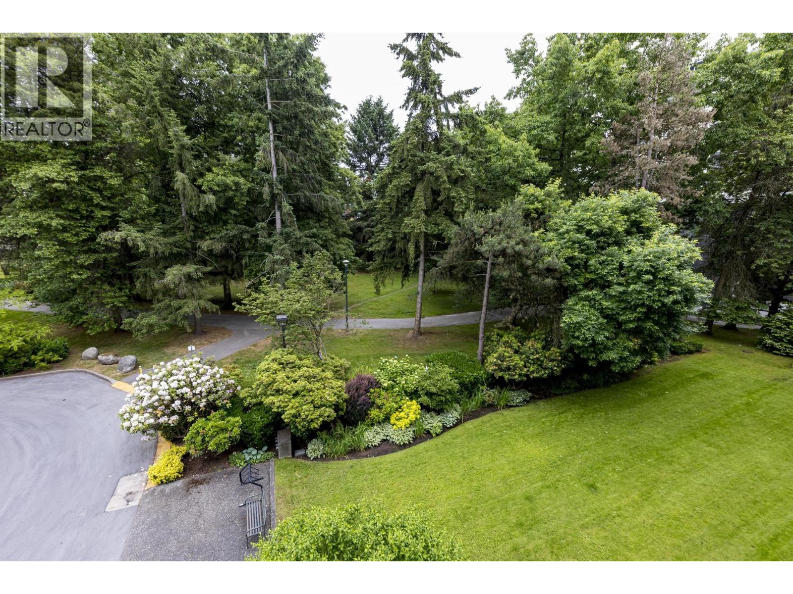 407 4101 Yew Street Property Photo 4