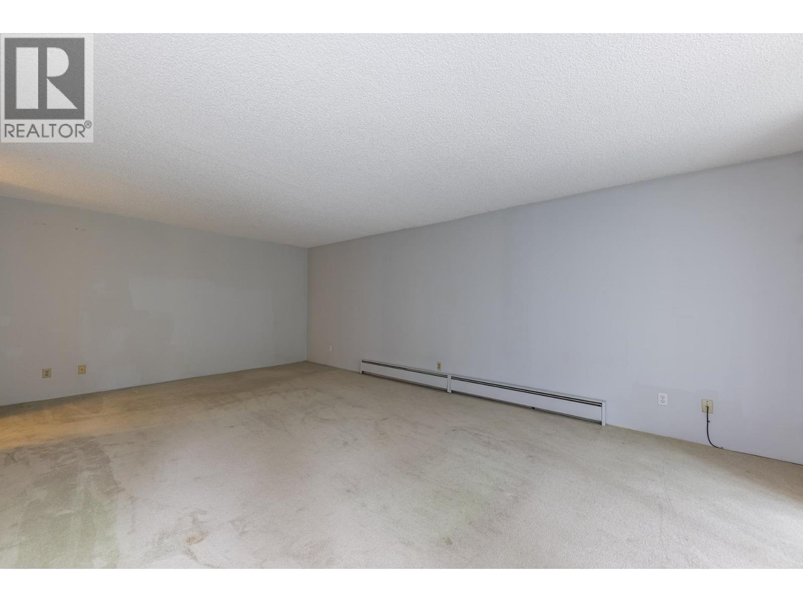 407 4101 Yew Street Property Photo 7
