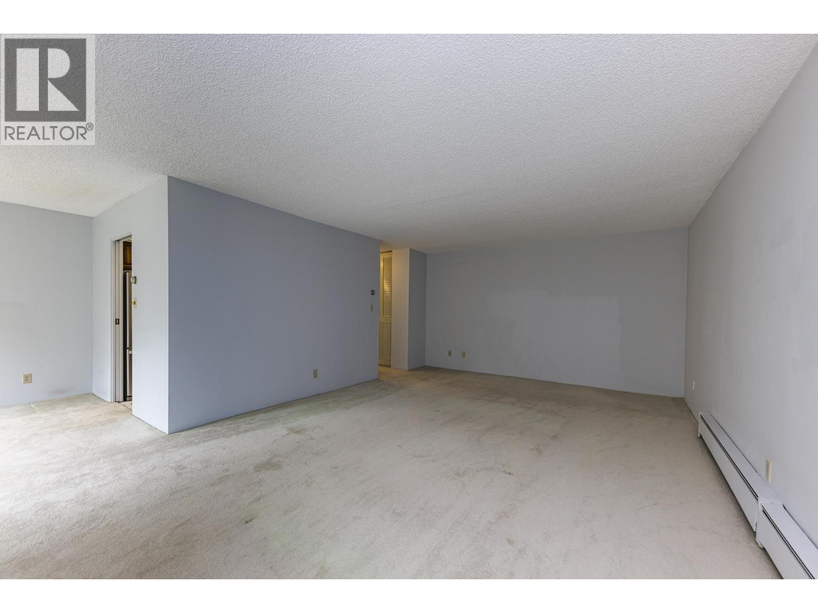 407 4101 Yew Street Property Photo 8