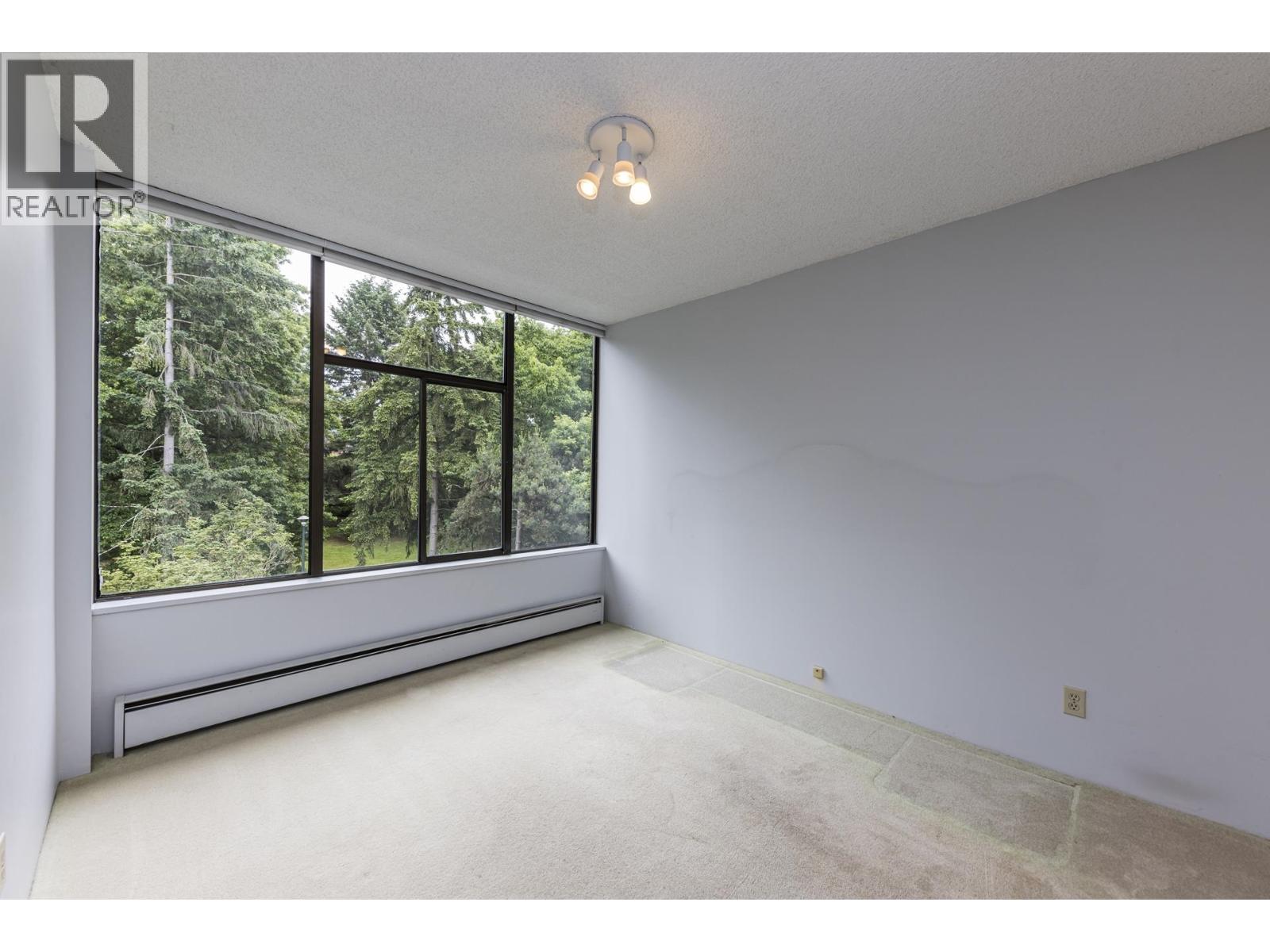 407 4101 Yew Street Property Photo 9