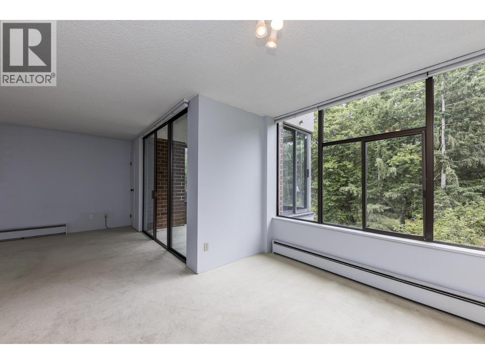 407 4101 Yew Street Property Photo 10