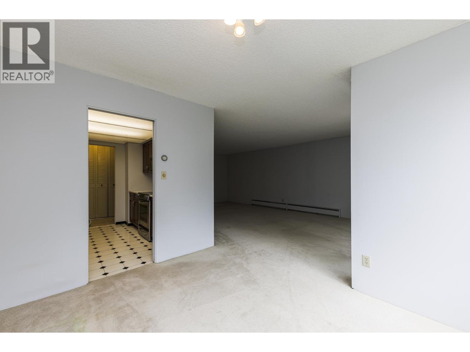 407 4101 Yew Street Property Photo 11