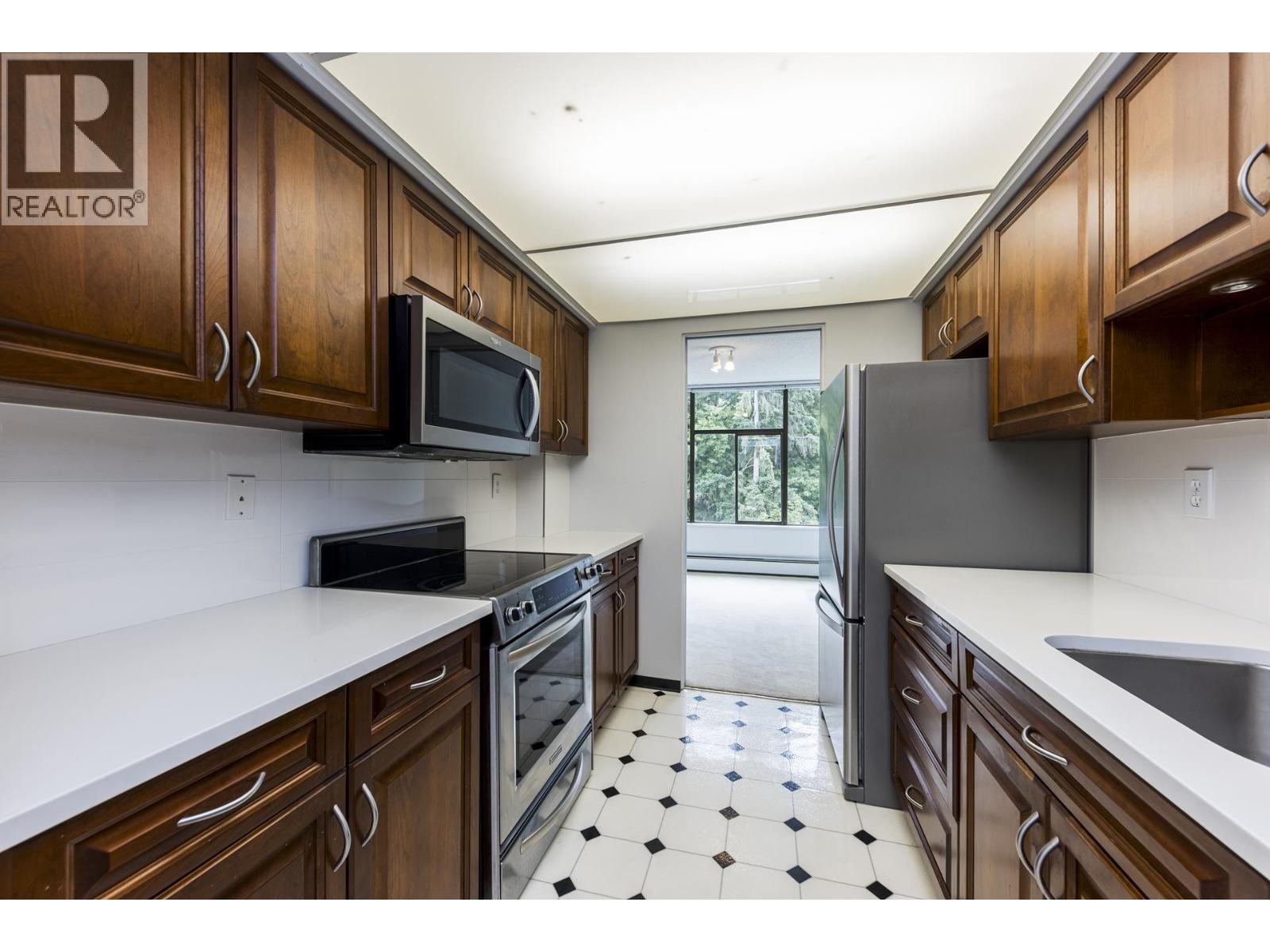 407 4101 Yew Street Property Photo 15