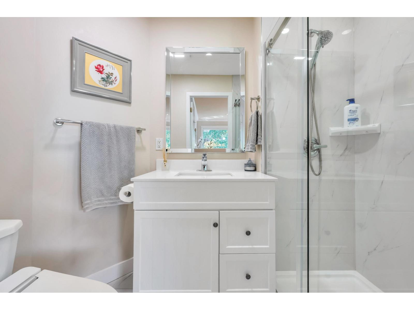 21556 86a Crescent Property Photo 11