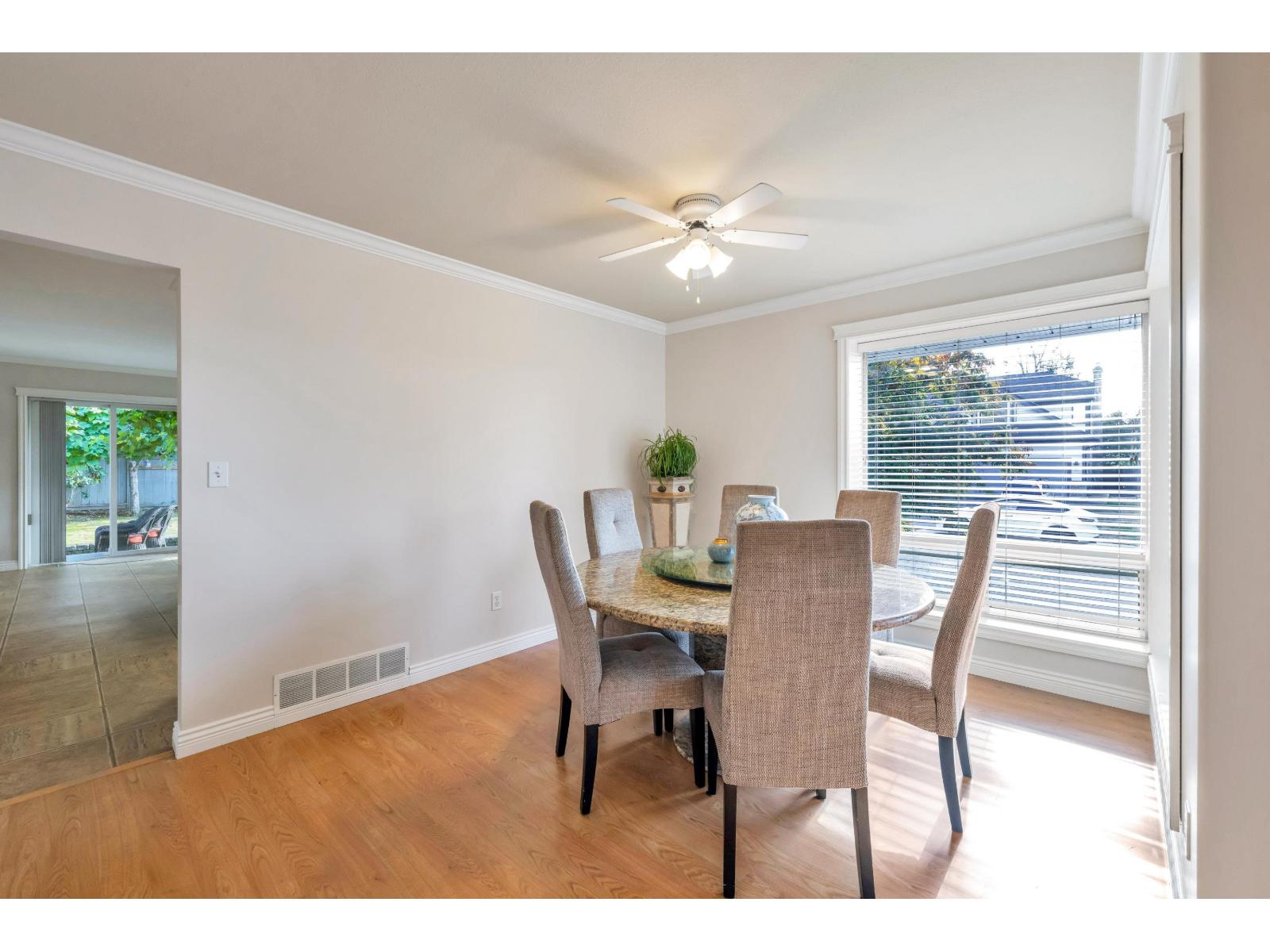21556 86a Crescent Property Photo 15