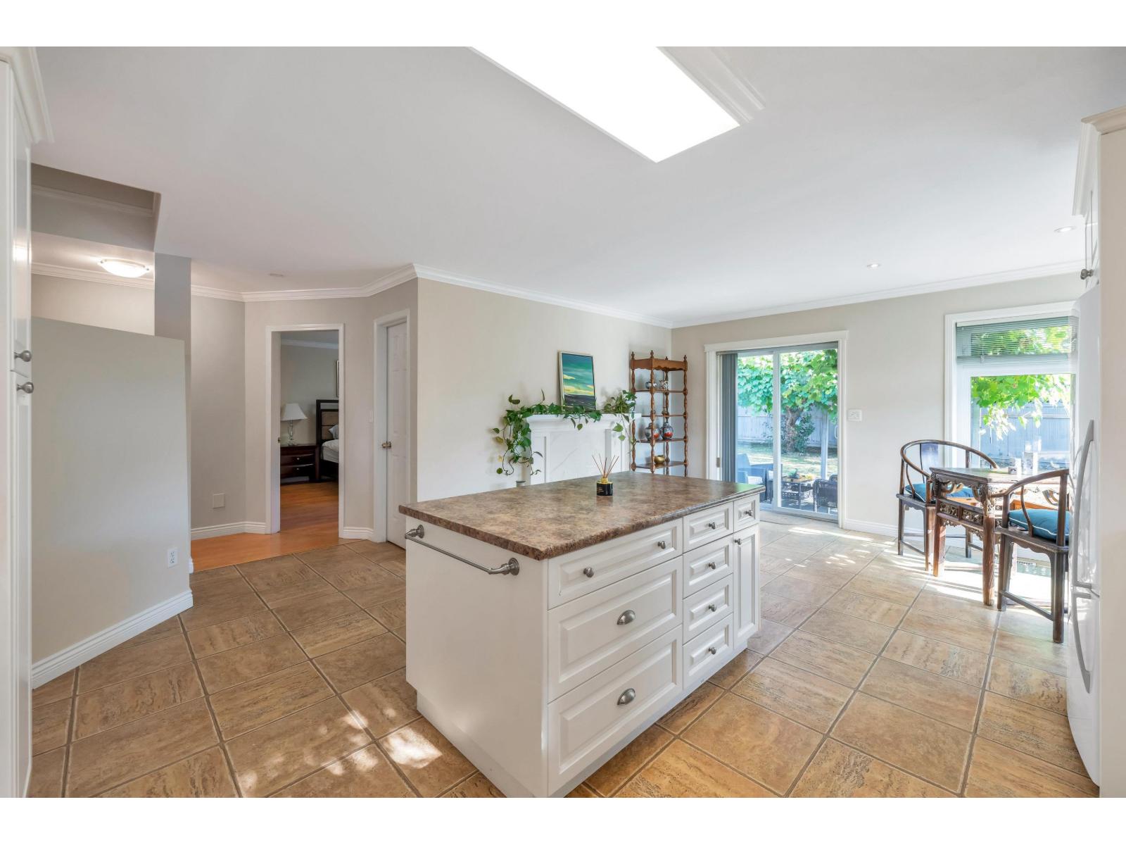 21556 86a Crescent Property Photo 21