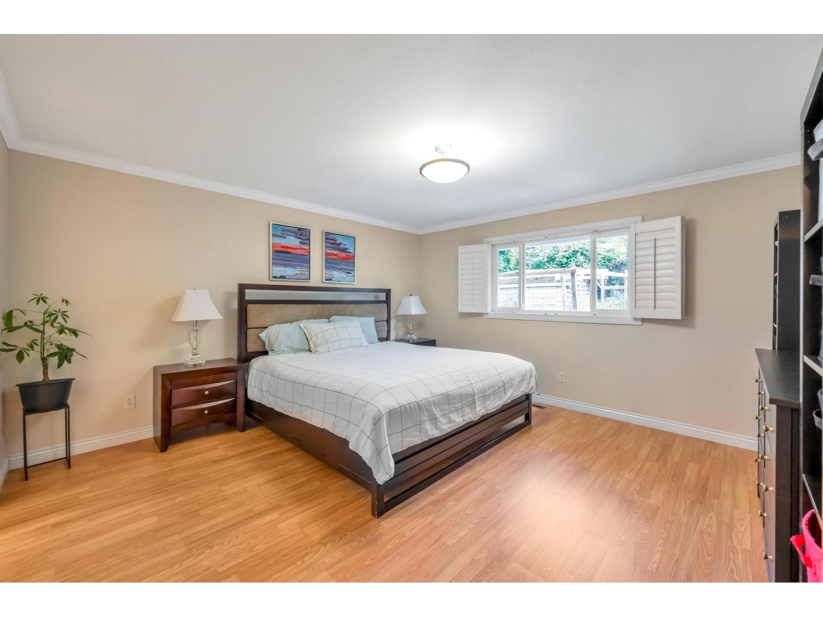 21556 86a Crescent Property Photo 25