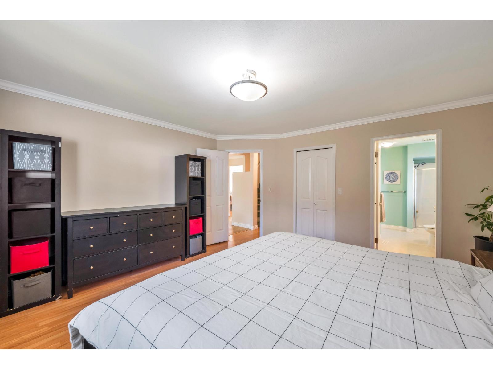 21556 86a Crescent Property Photo 26