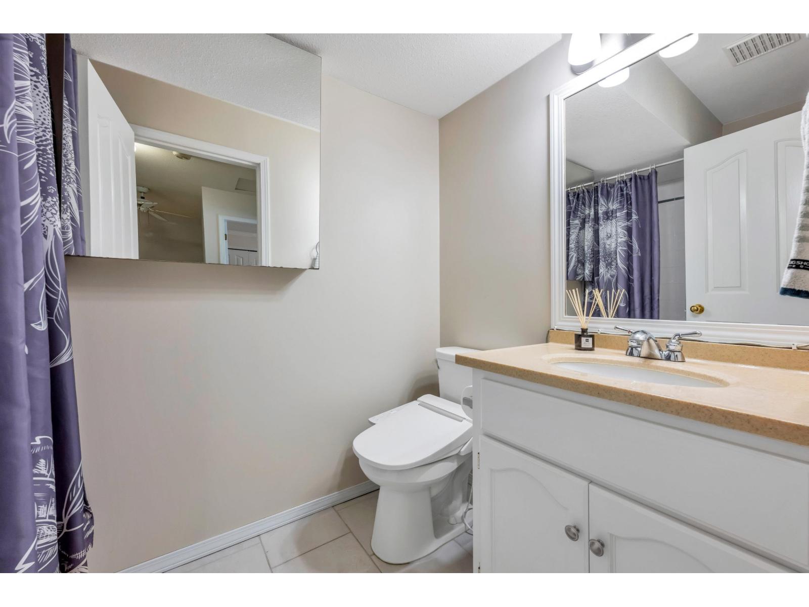 21556 86a Crescent Property Photo 32