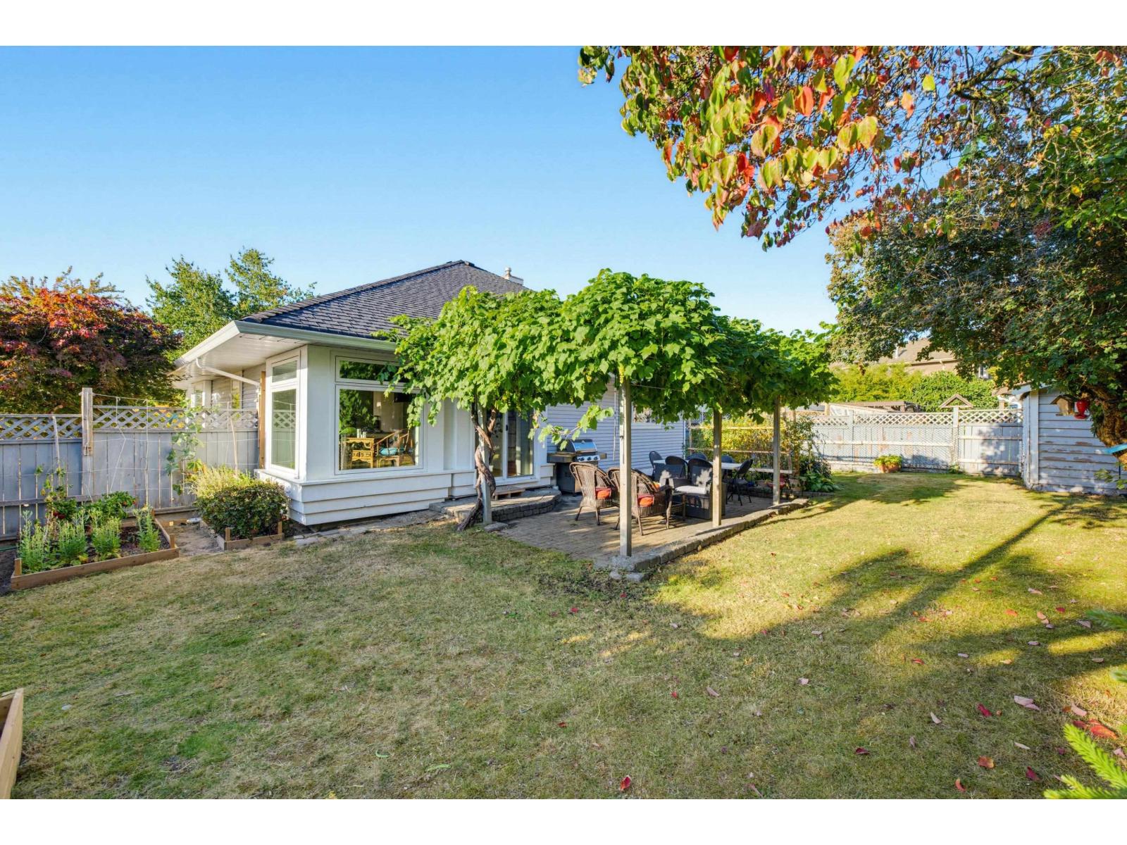 21556 86a Crescent Property Photo 38