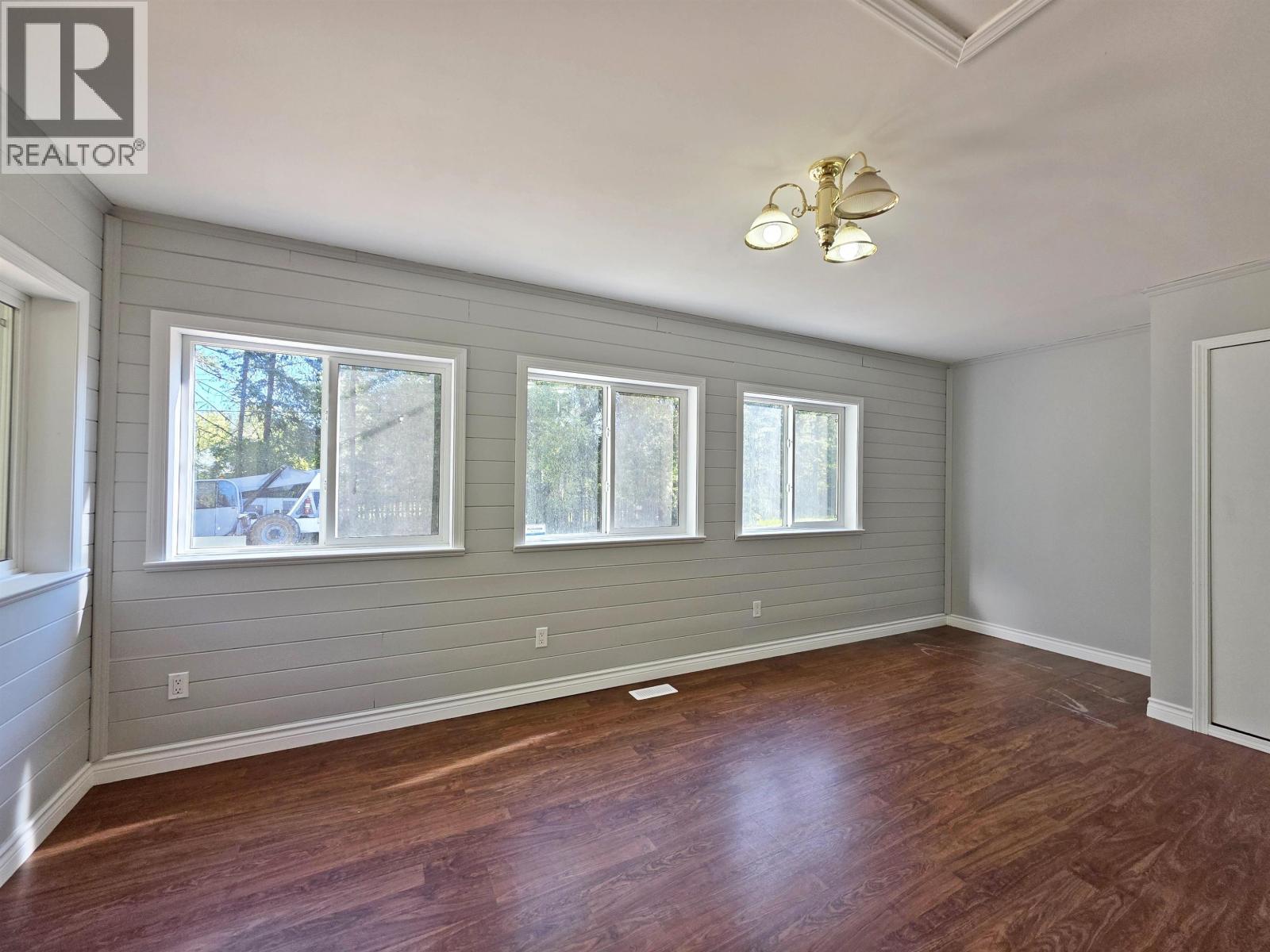 1042 Maple Drive Property Photo 6