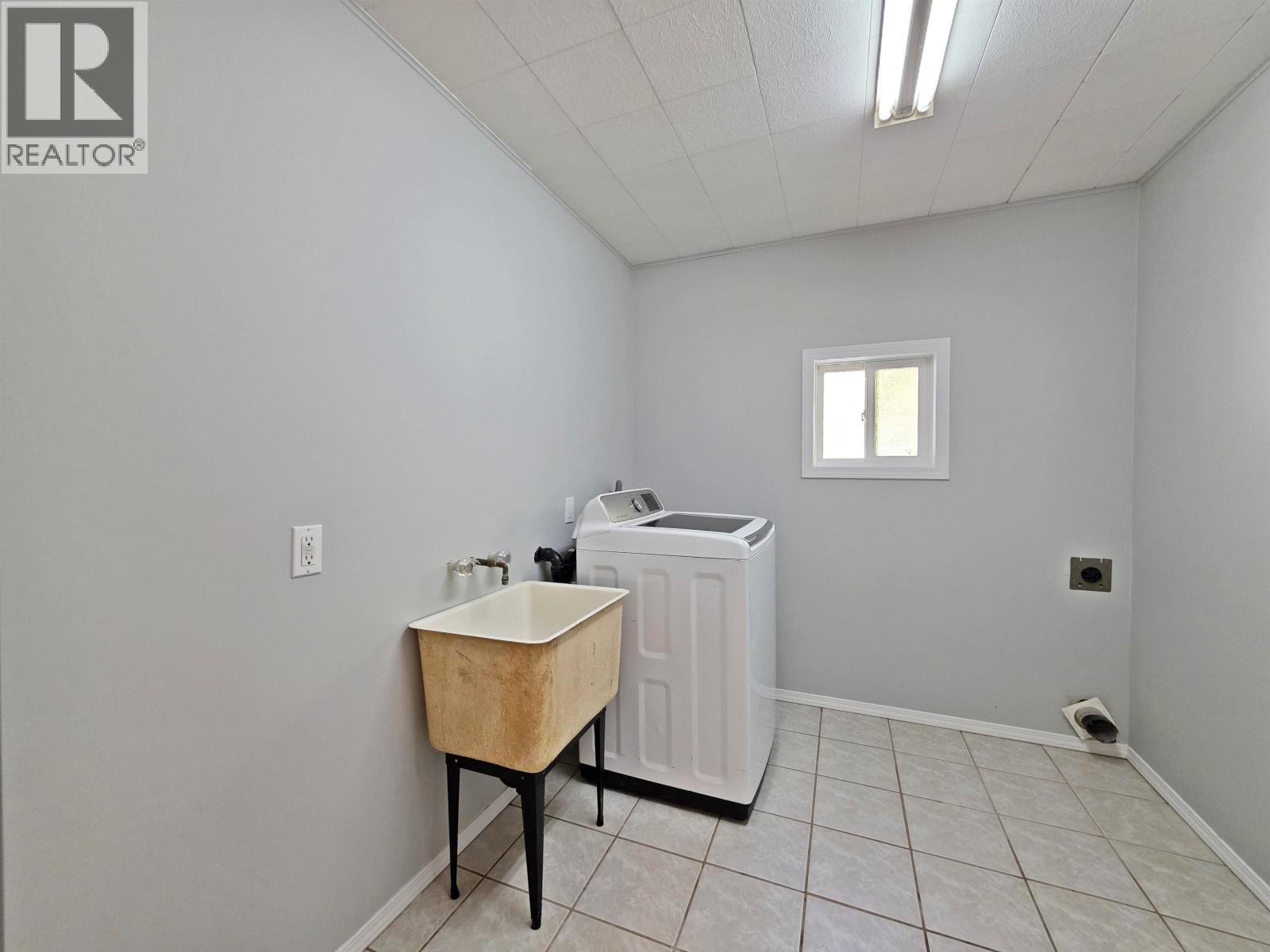 1042 Maple Drive Property Photo 16