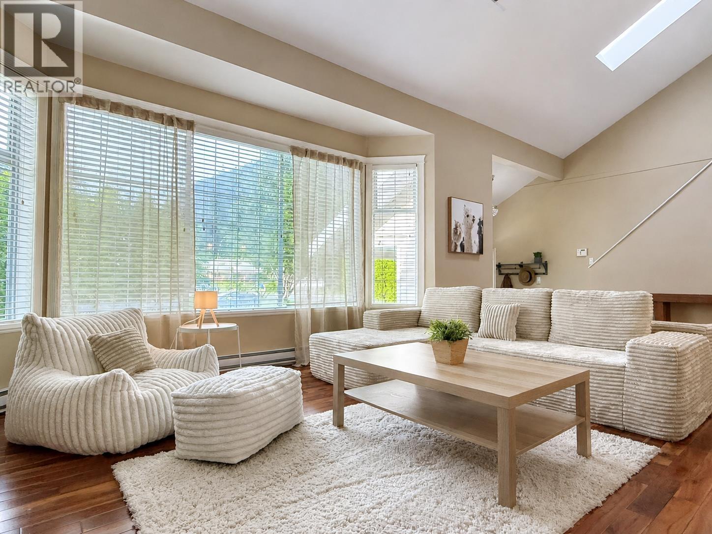 1510 Macdonald Place Property Photo 1