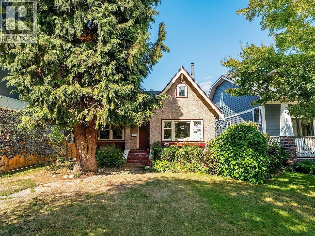 2521 KITCHENER STREET Property Photo 1