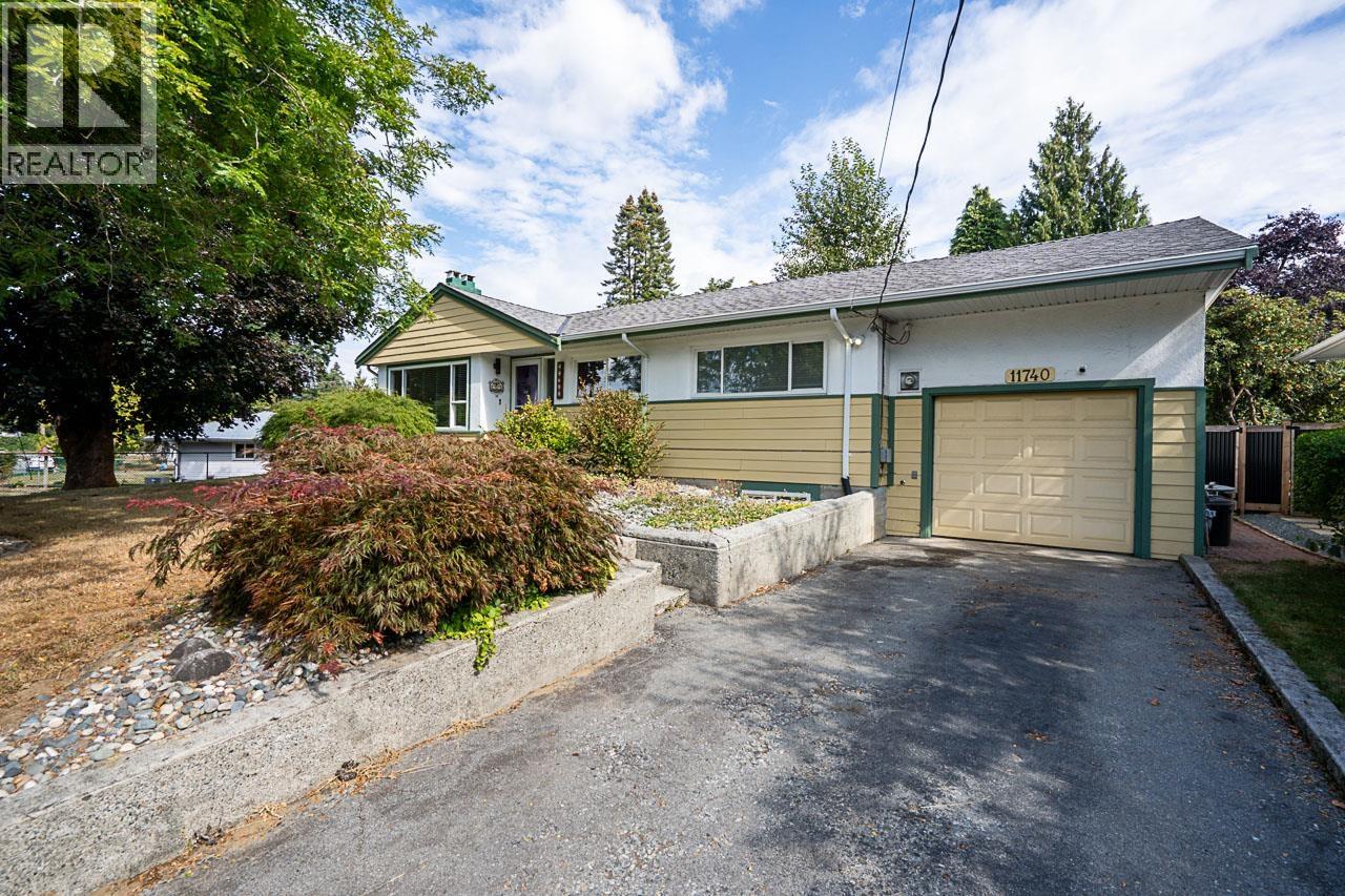 11740 Carshill Street Property Photo 3