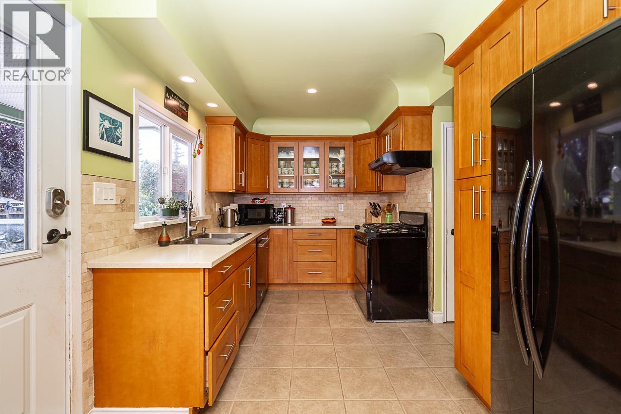 11740 Carshill Street Property Photo 8