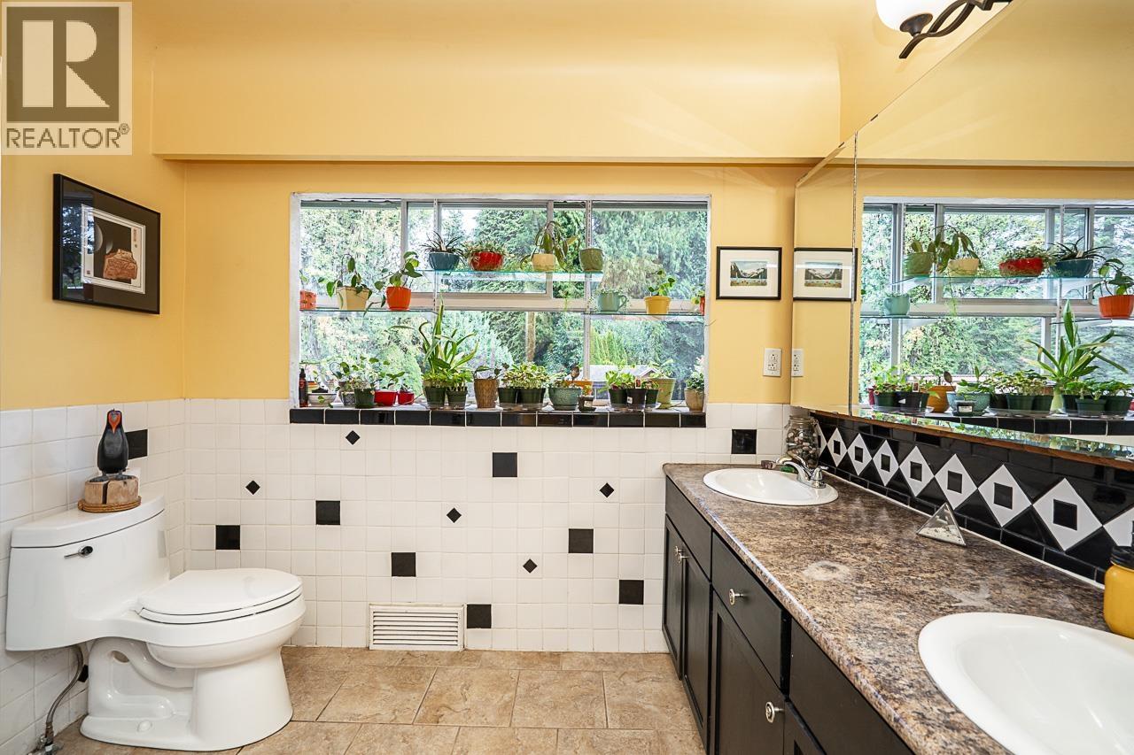 11740 Carshill Street Property Photo 15