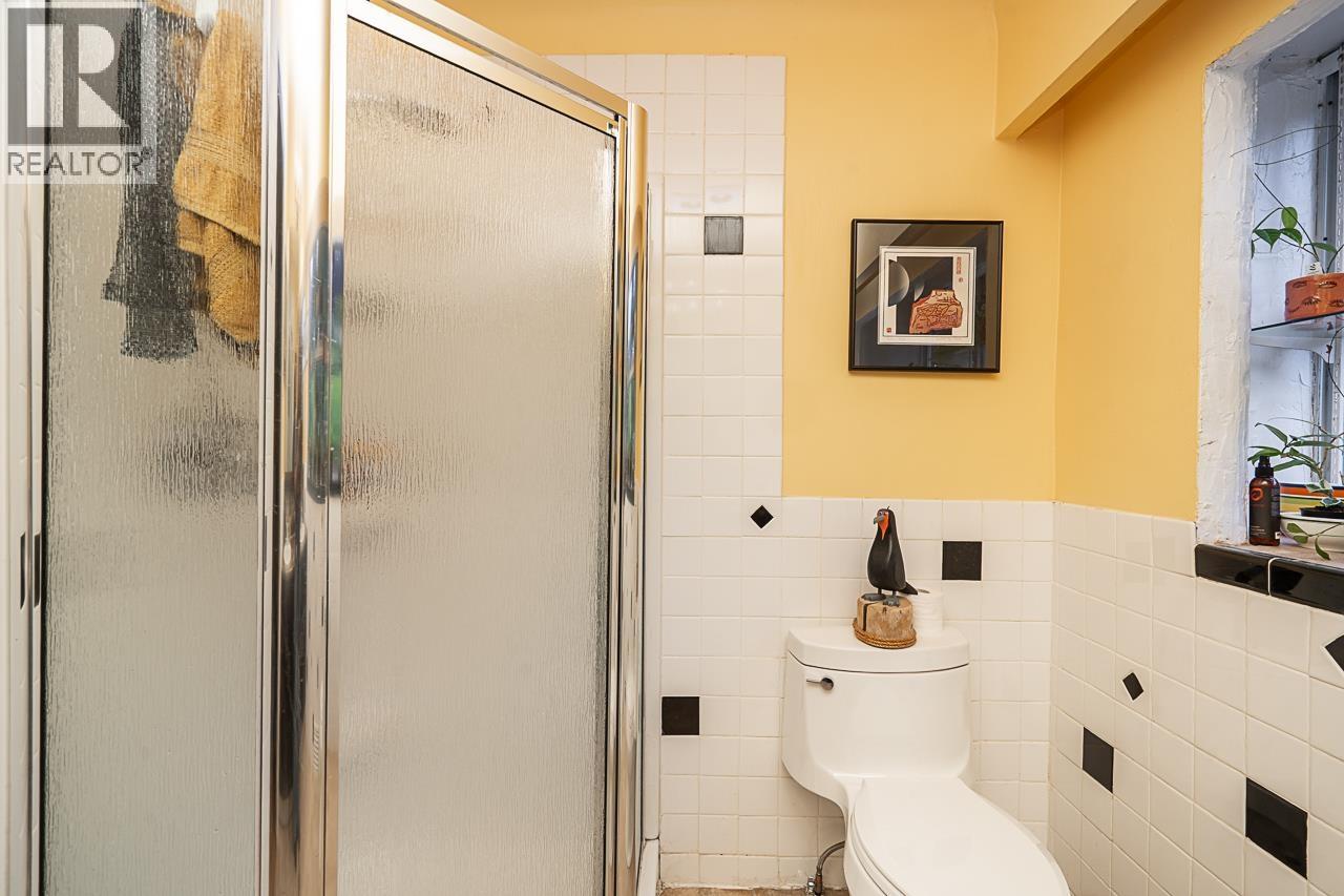 11740 Carshill Street Property Photo 16
