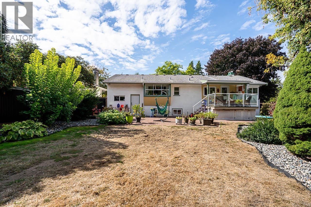 11740 Carshill Street Property Photo 37