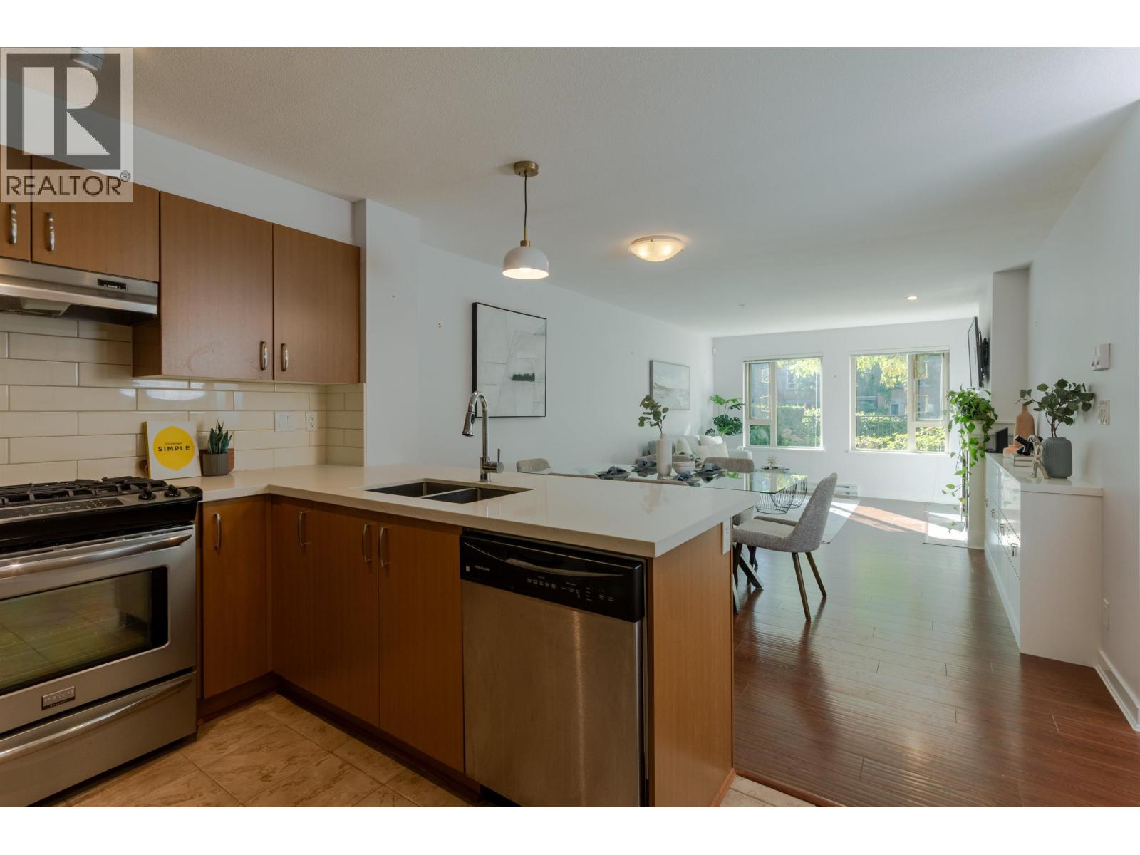 112 3105 Lincoln Avenue Property Photo 11