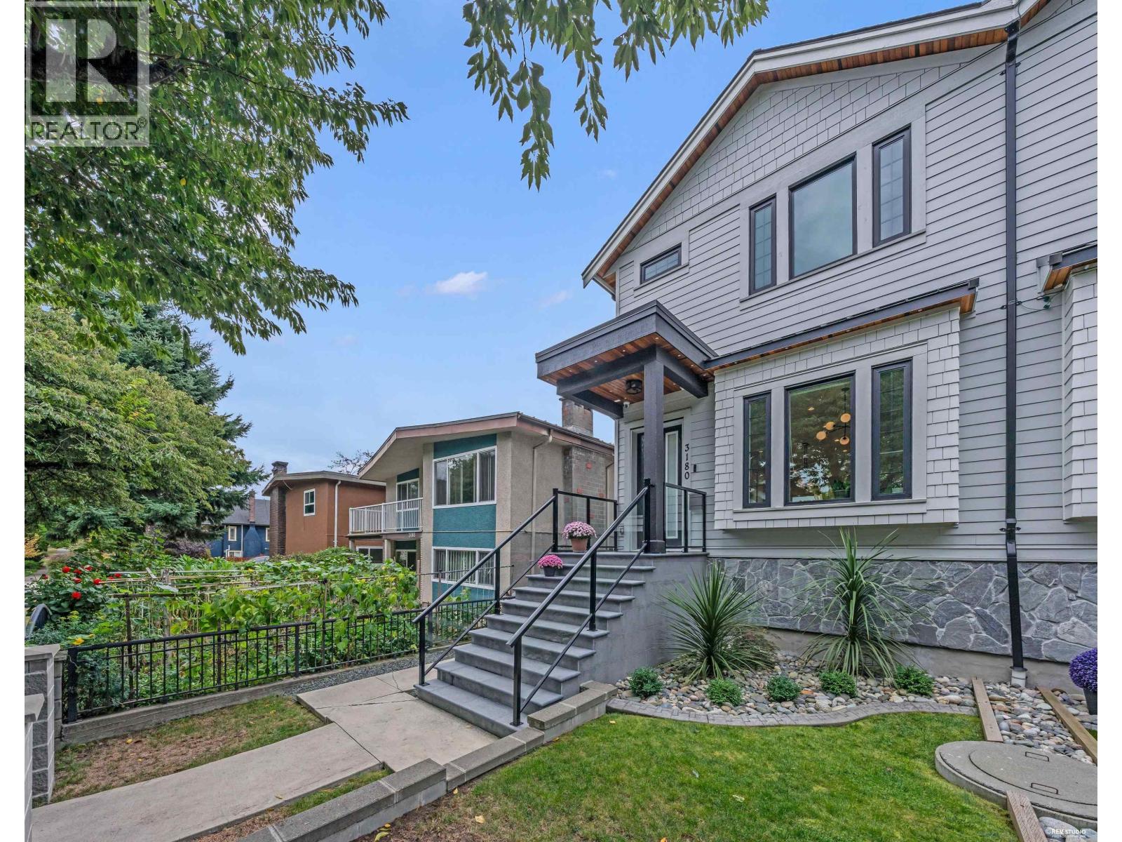 3180 Graveley Street Property Photo 2