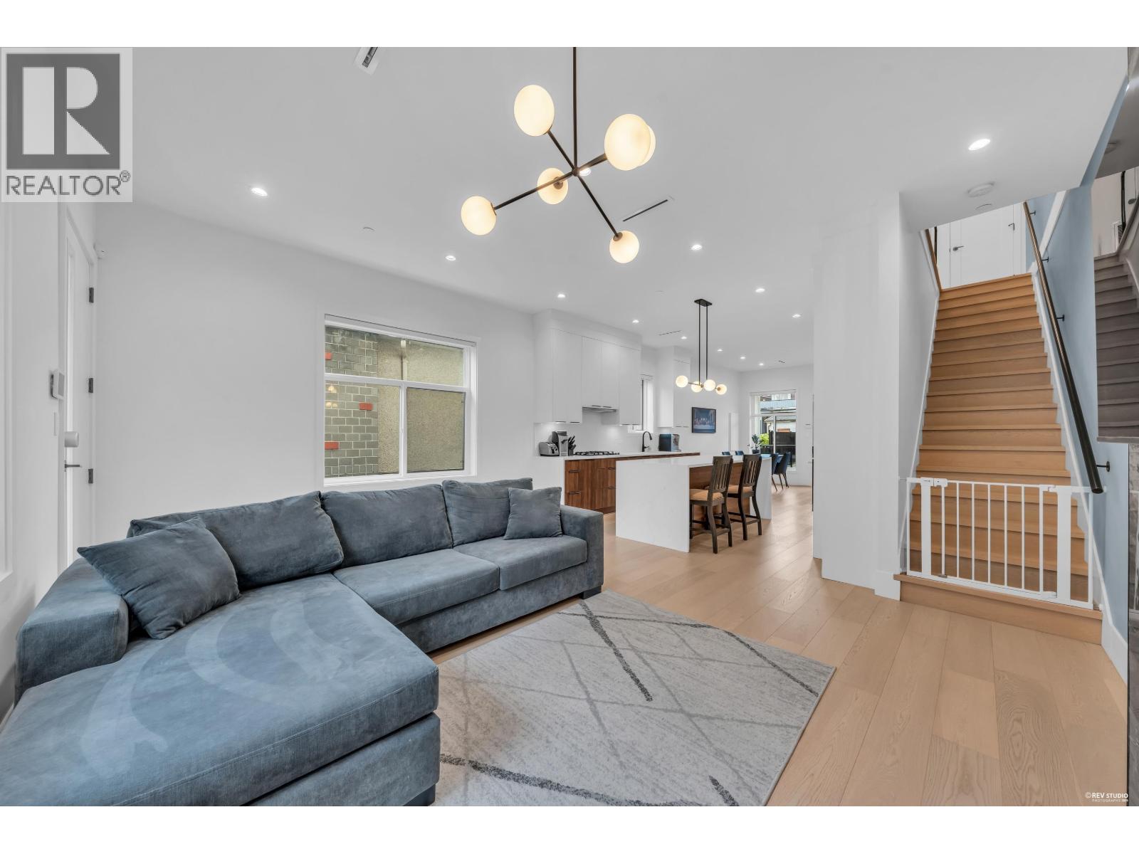3180 Graveley Street Property Photo 4