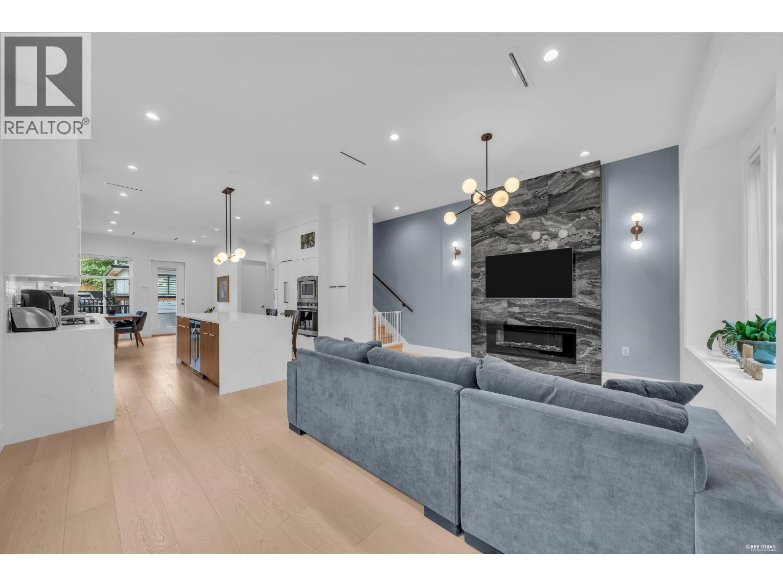 3180 Graveley Street Property Photo 5