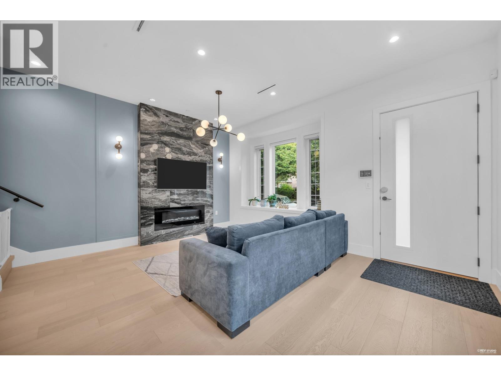 3180 Graveley Street Property Photo 7
