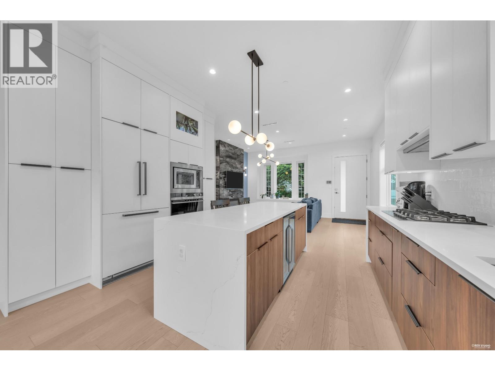 3180 Graveley Street Property Photo 11