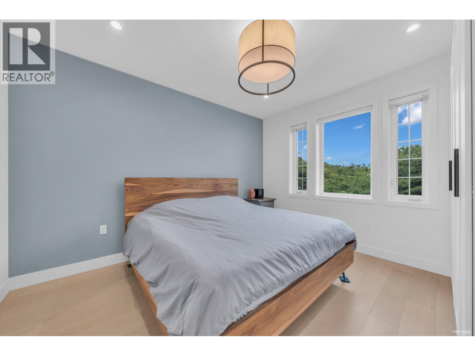 3180 Graveley Street Property Photo 17