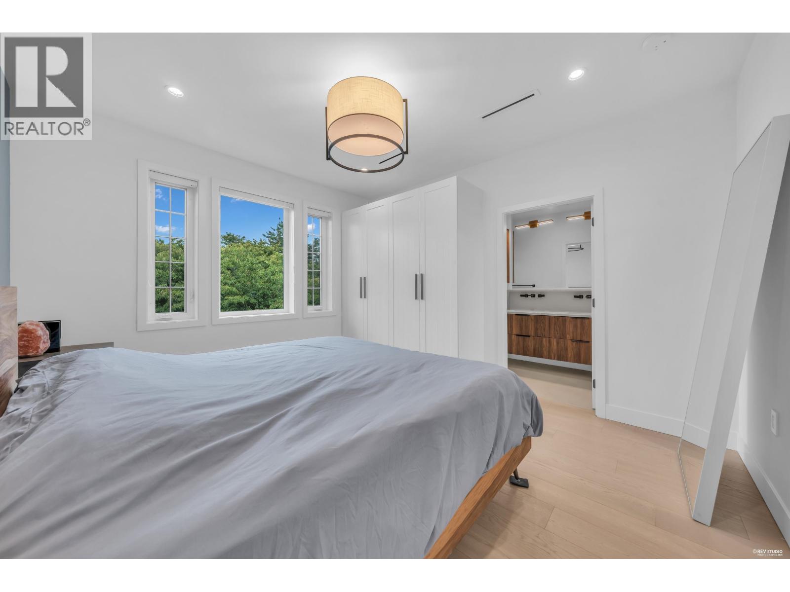 3180 Graveley Street Property Photo 18