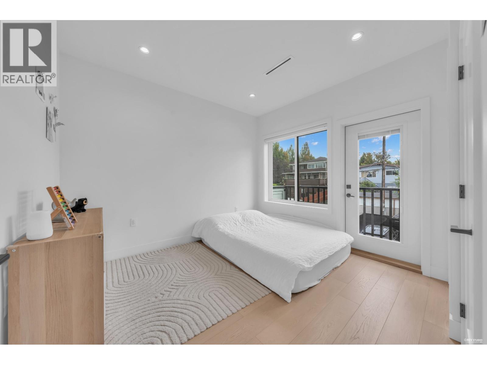 3180 Graveley Street Property Photo 21