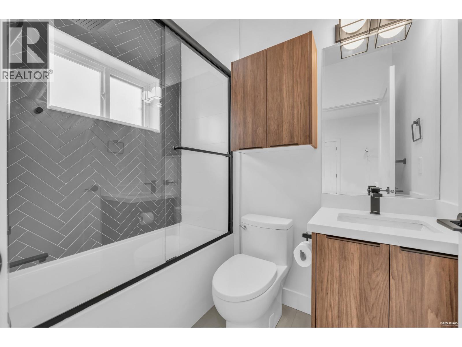 3180 Graveley Street Property Photo 22