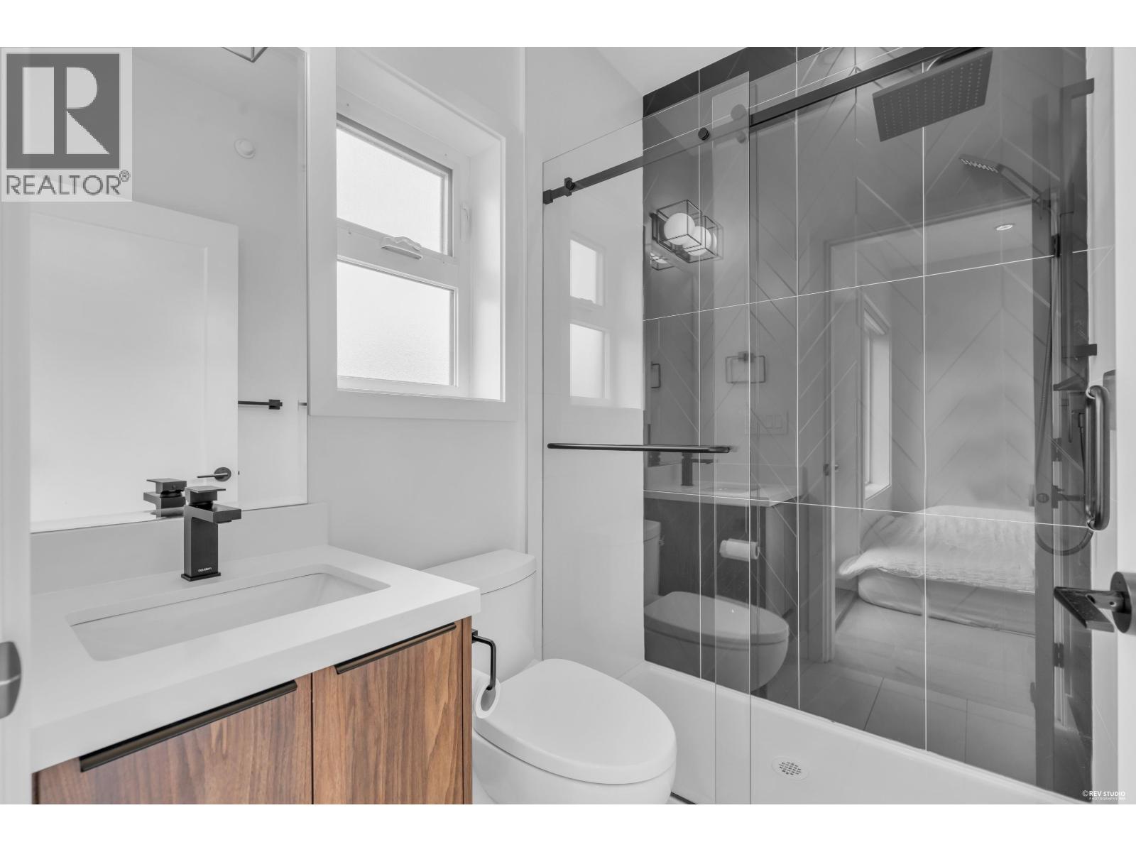 3180 Graveley Street Property Photo 25