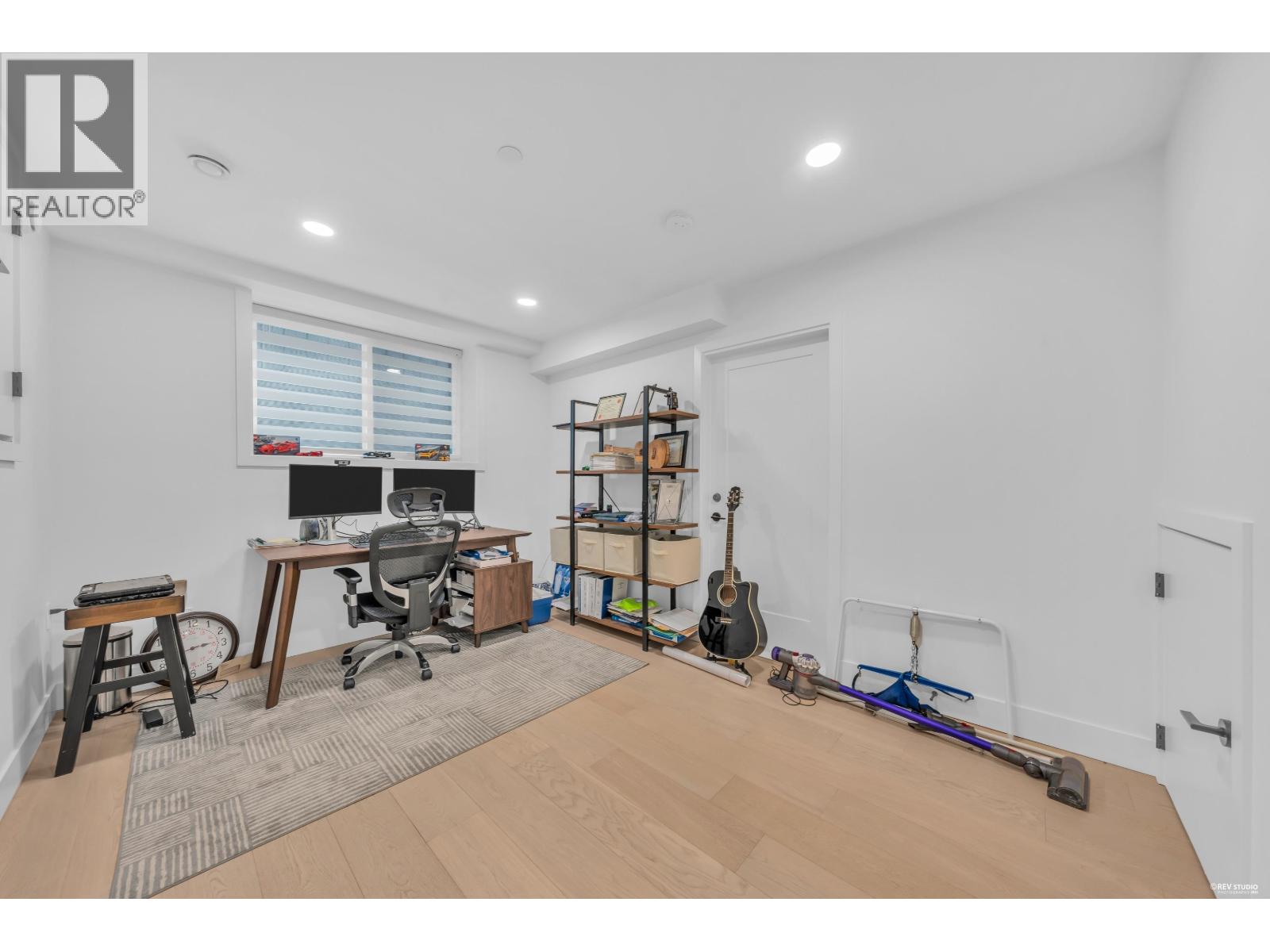 3180 Graveley Street Property Photo 28