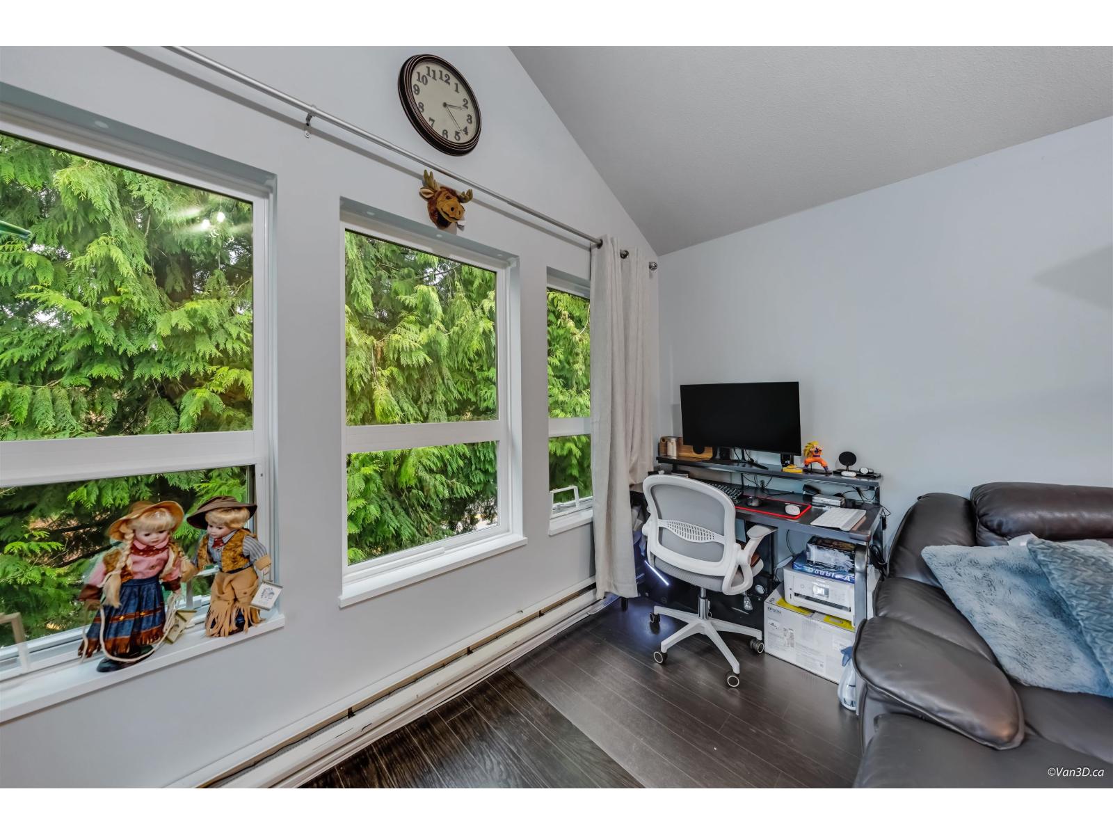 405 9688 148 Street Property Photo 2