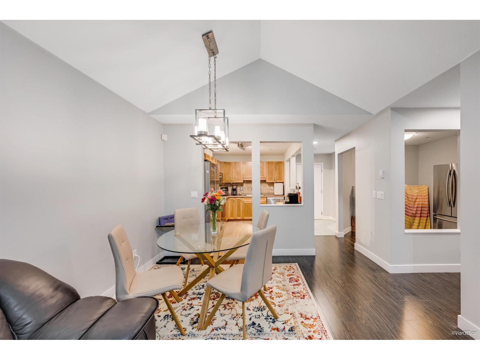 405 9688 148 Street Property Photo 6