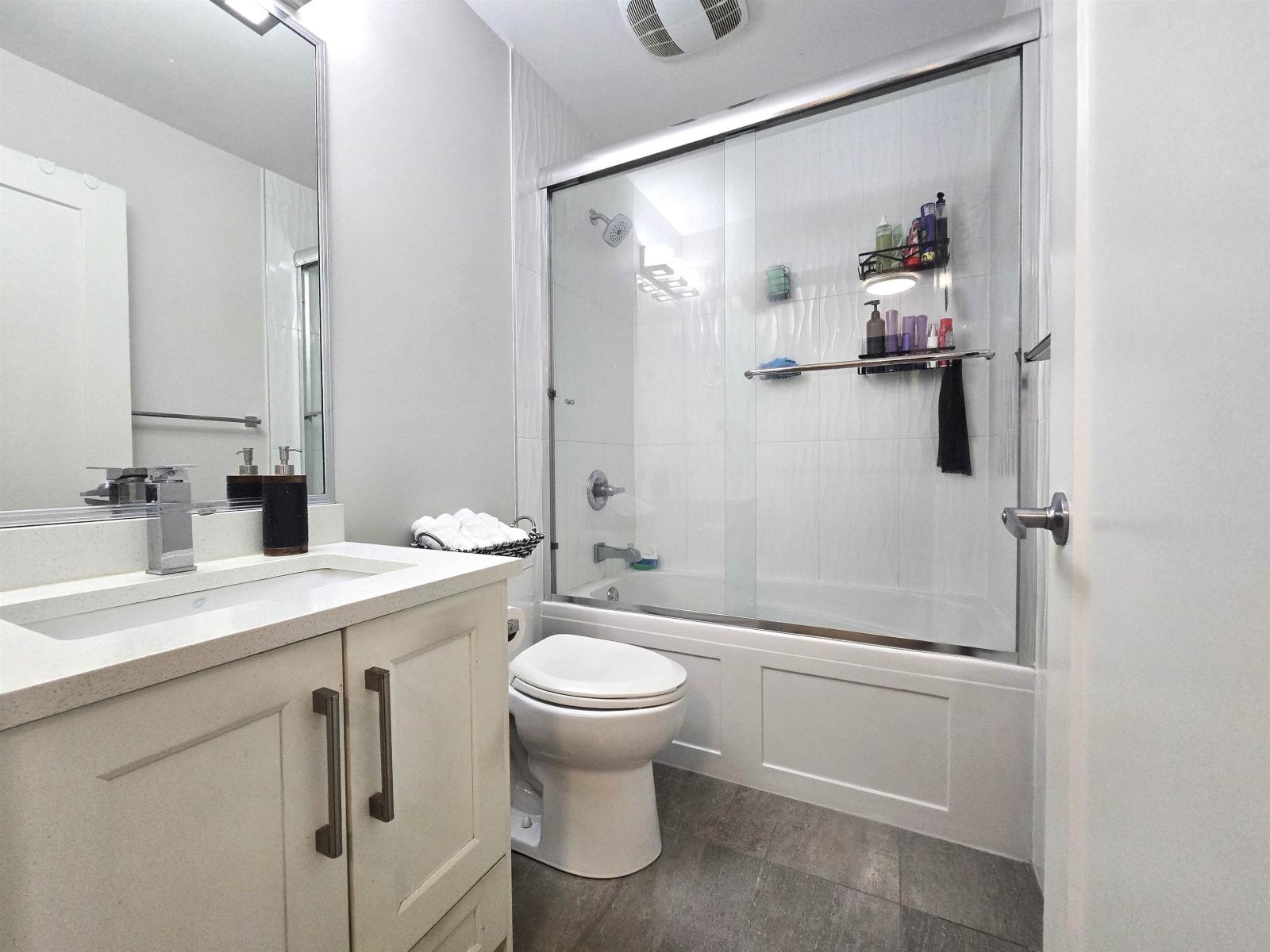 11 32138 George Ferguson Way Property Photo 20