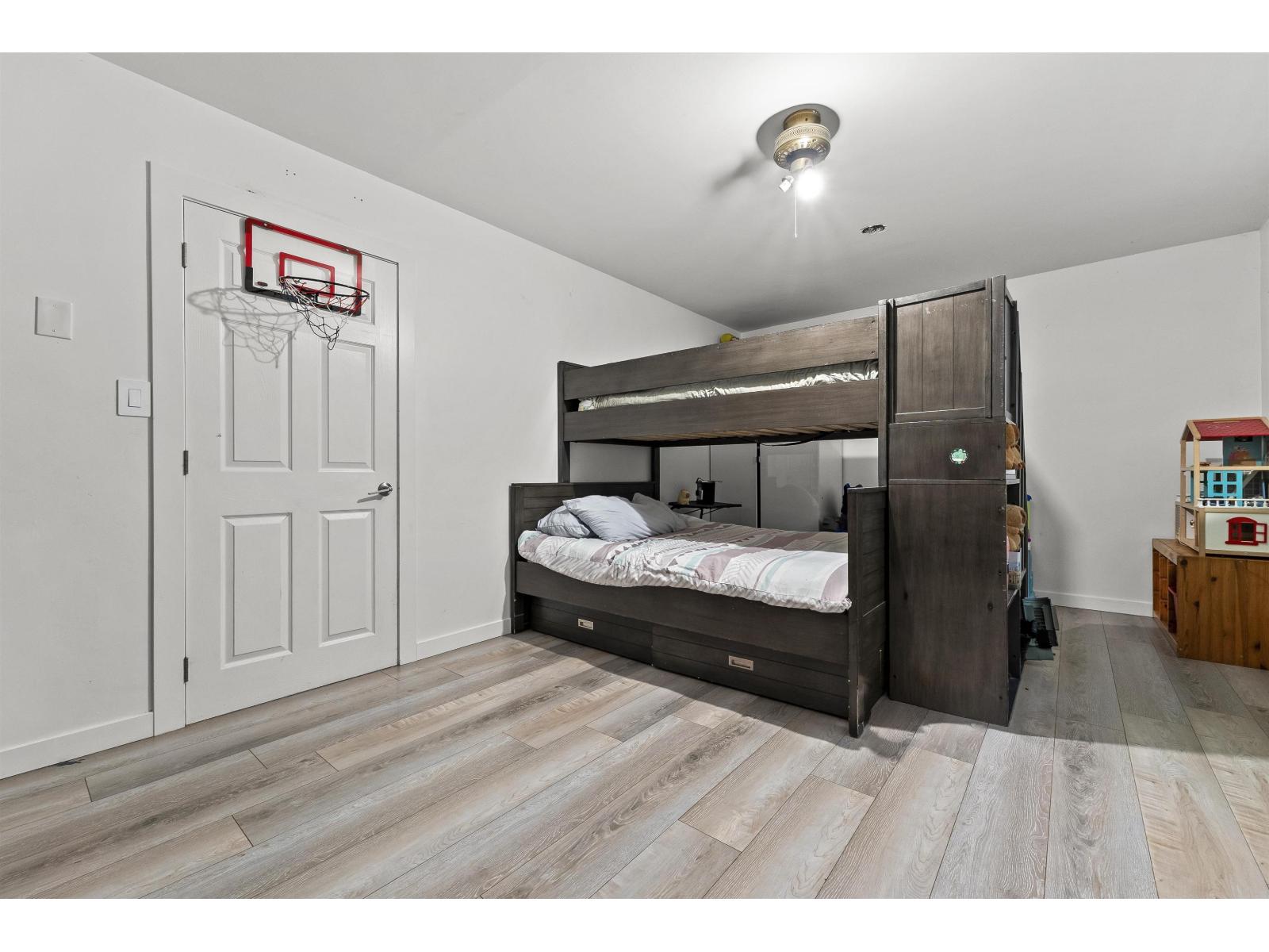 7920 110 Street Property Photo 25