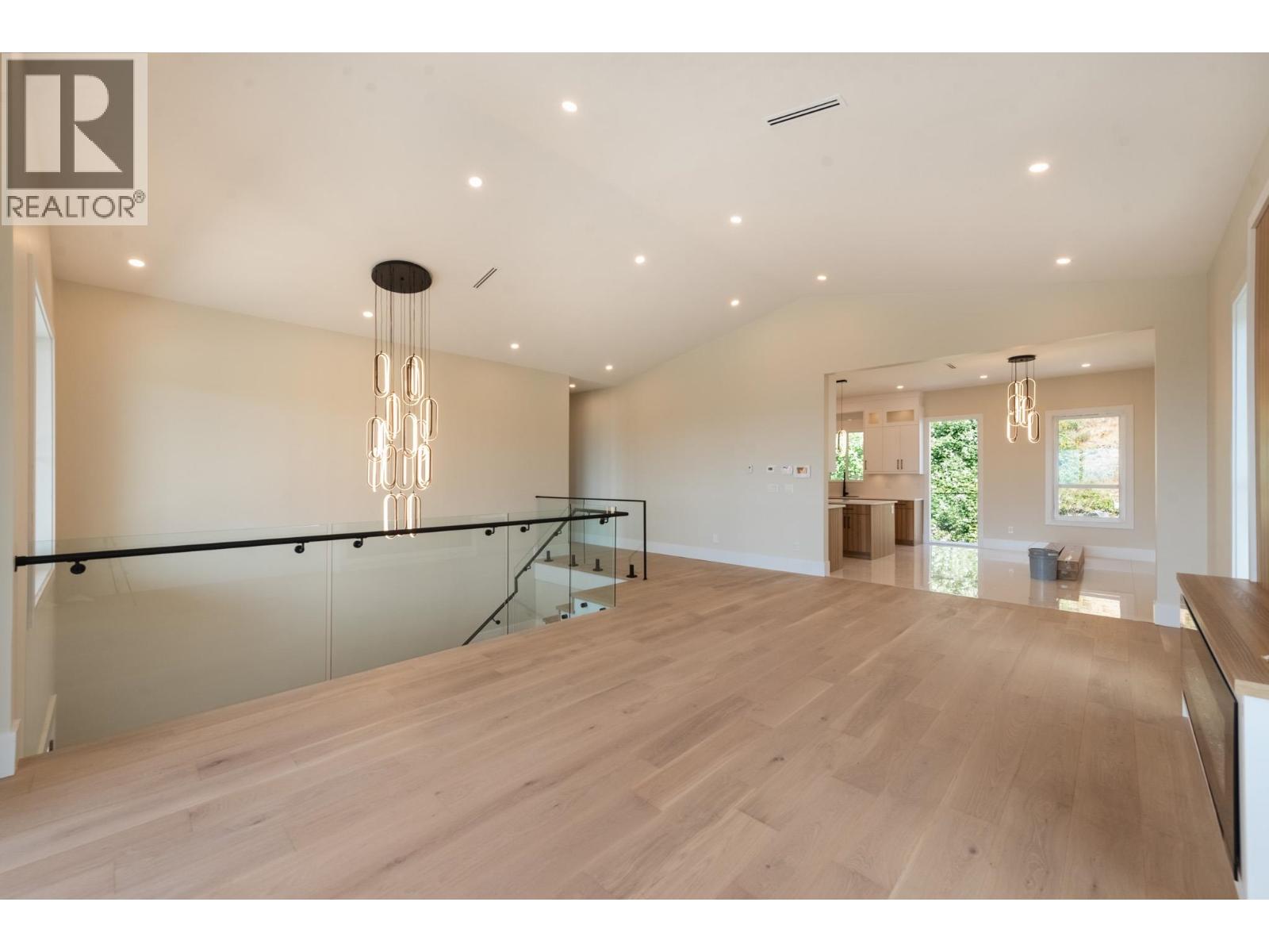 5962/64 Barnacle Street Property Photo 13