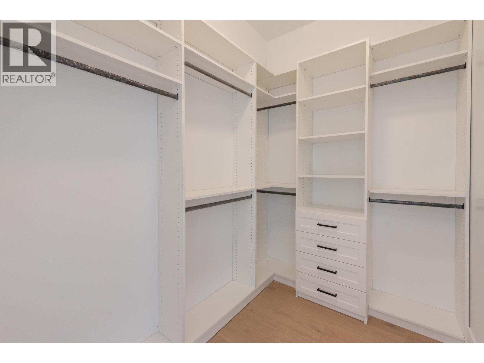 5962/64 Barnacle Street Property Photo 16
