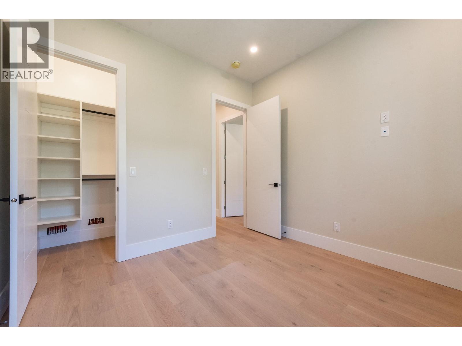 5962/64 Barnacle Street Property Photo 18