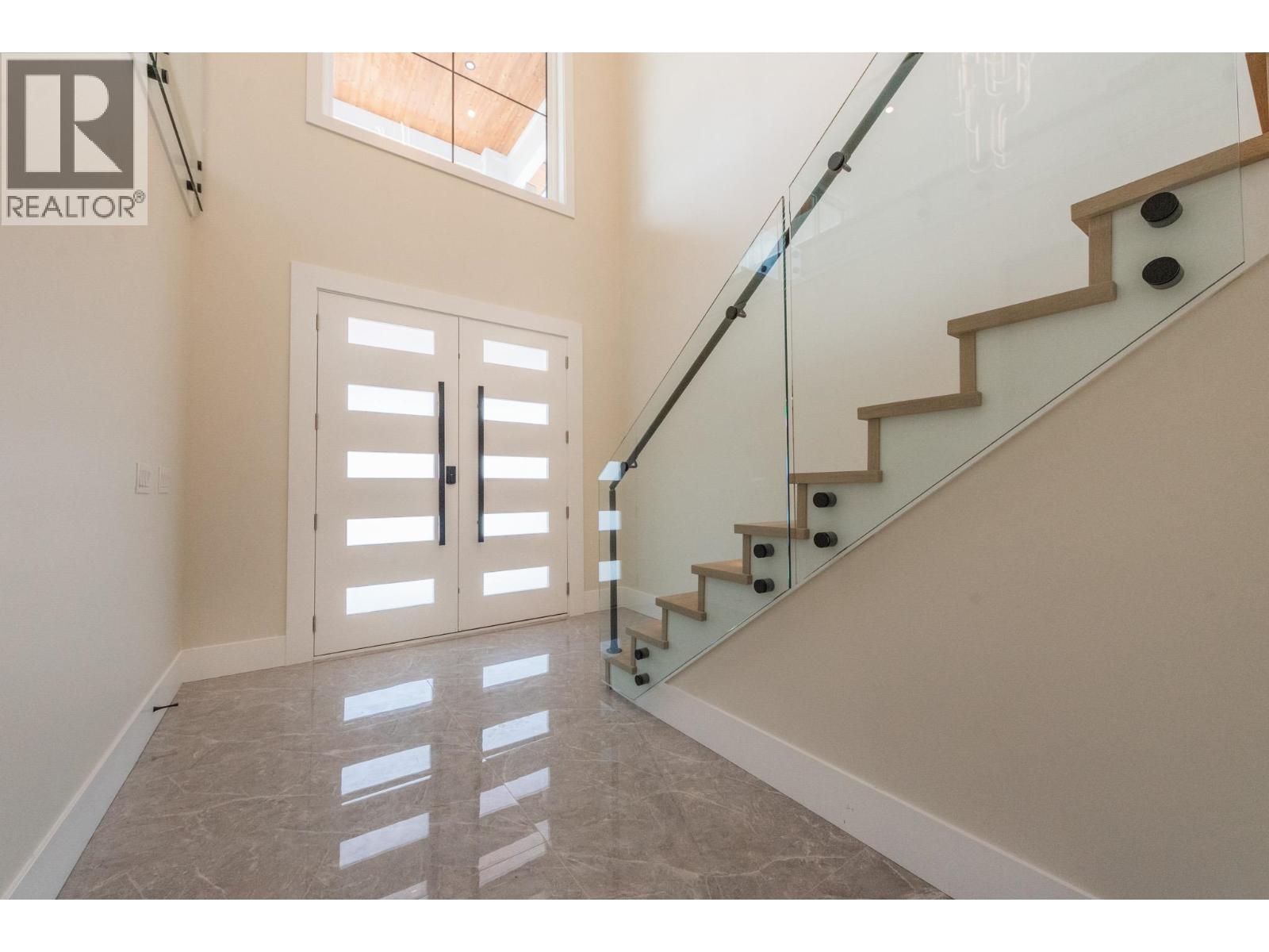 5962/64 Barnacle Street Property Photo 28