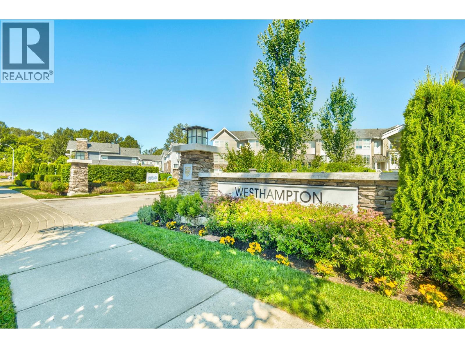 9 5311 Admiral Way Photo de la propriété 1