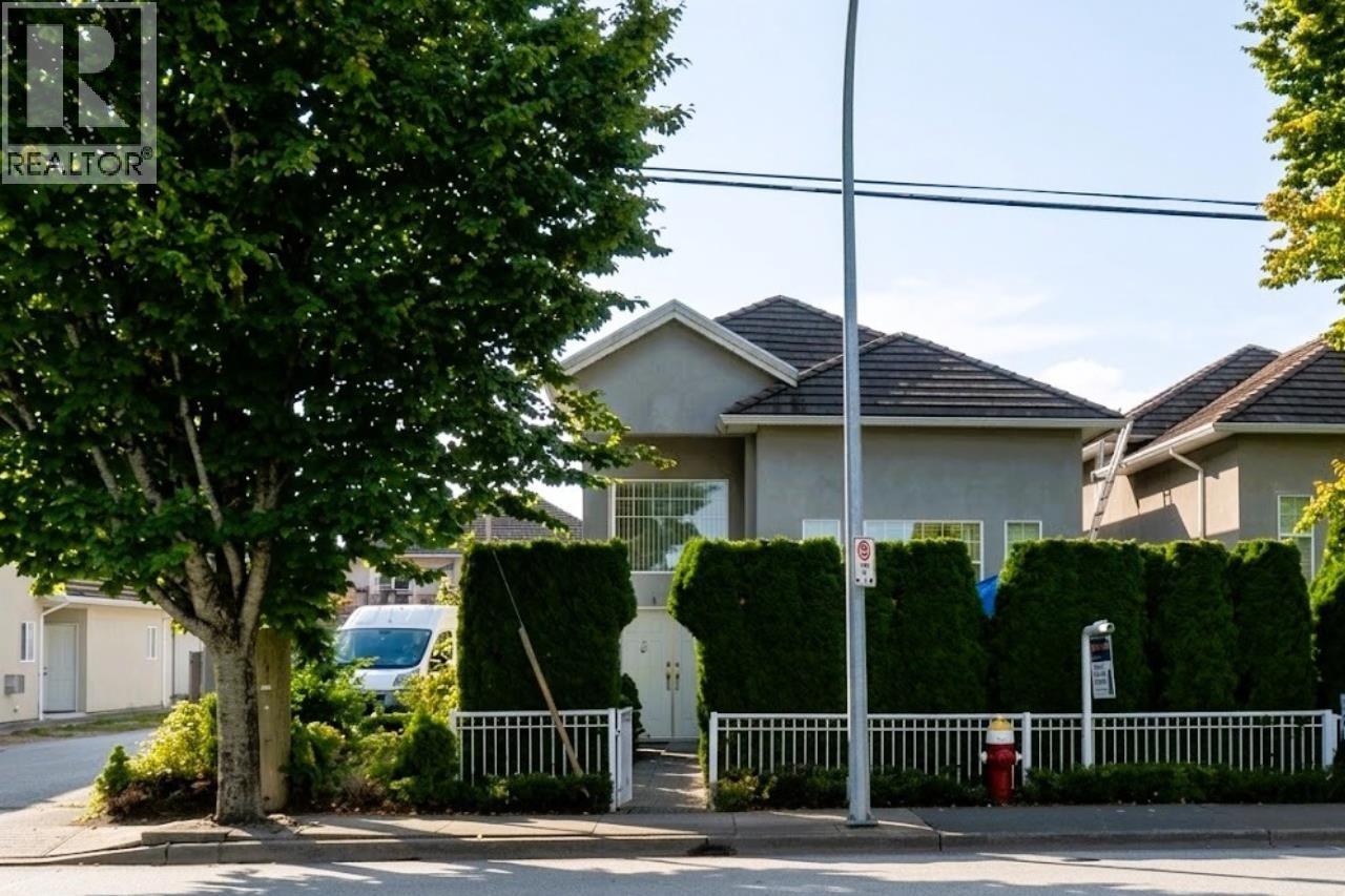 4573 NO. 5 ROAD Property Photo 1
