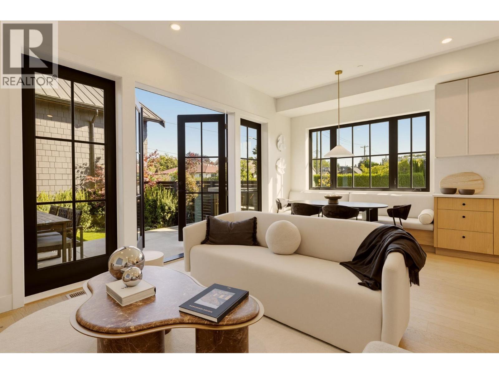 1 3185 Vine Street Property Photo 2