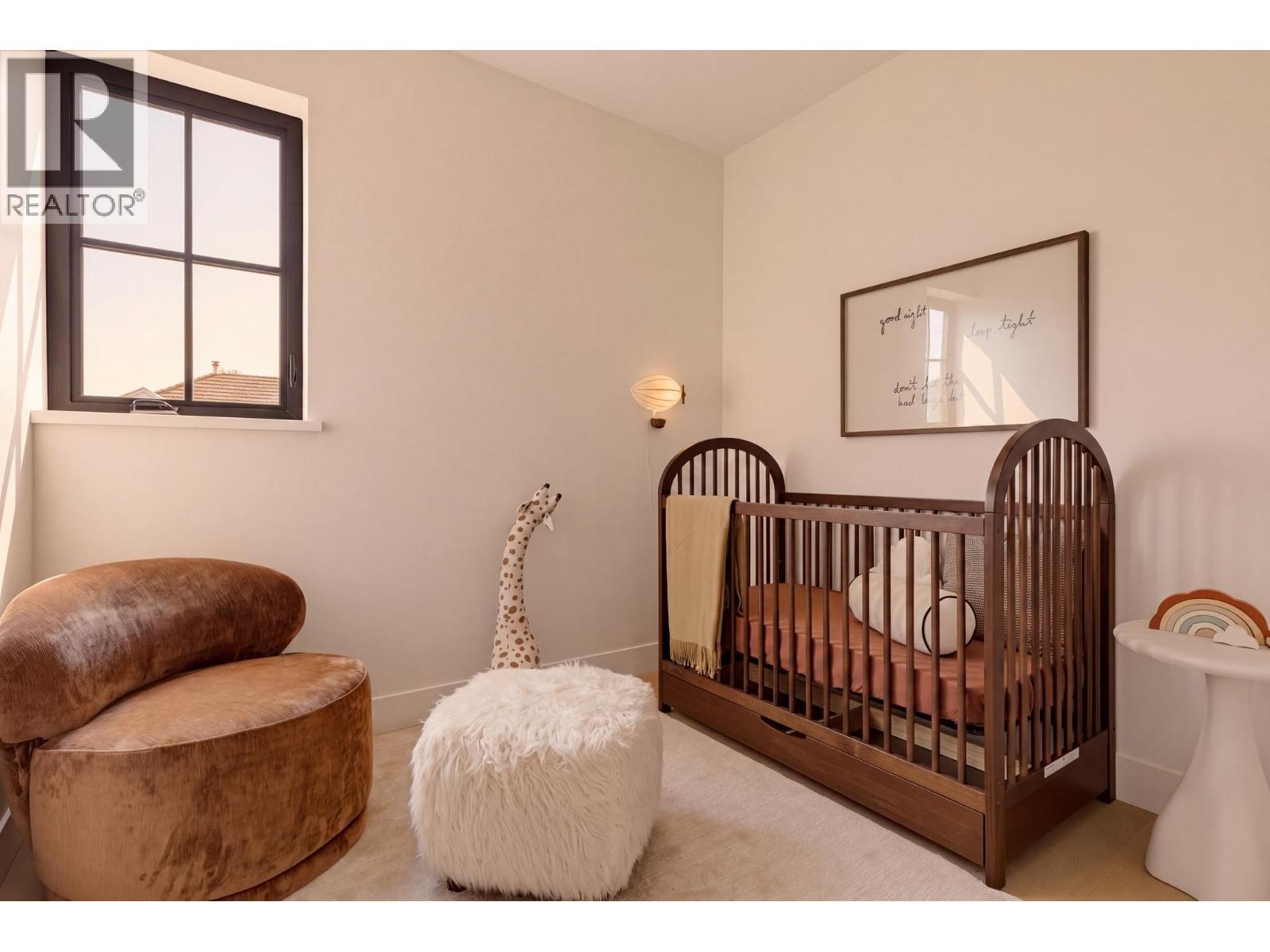 2 3185 Vine Street Property Photo 18