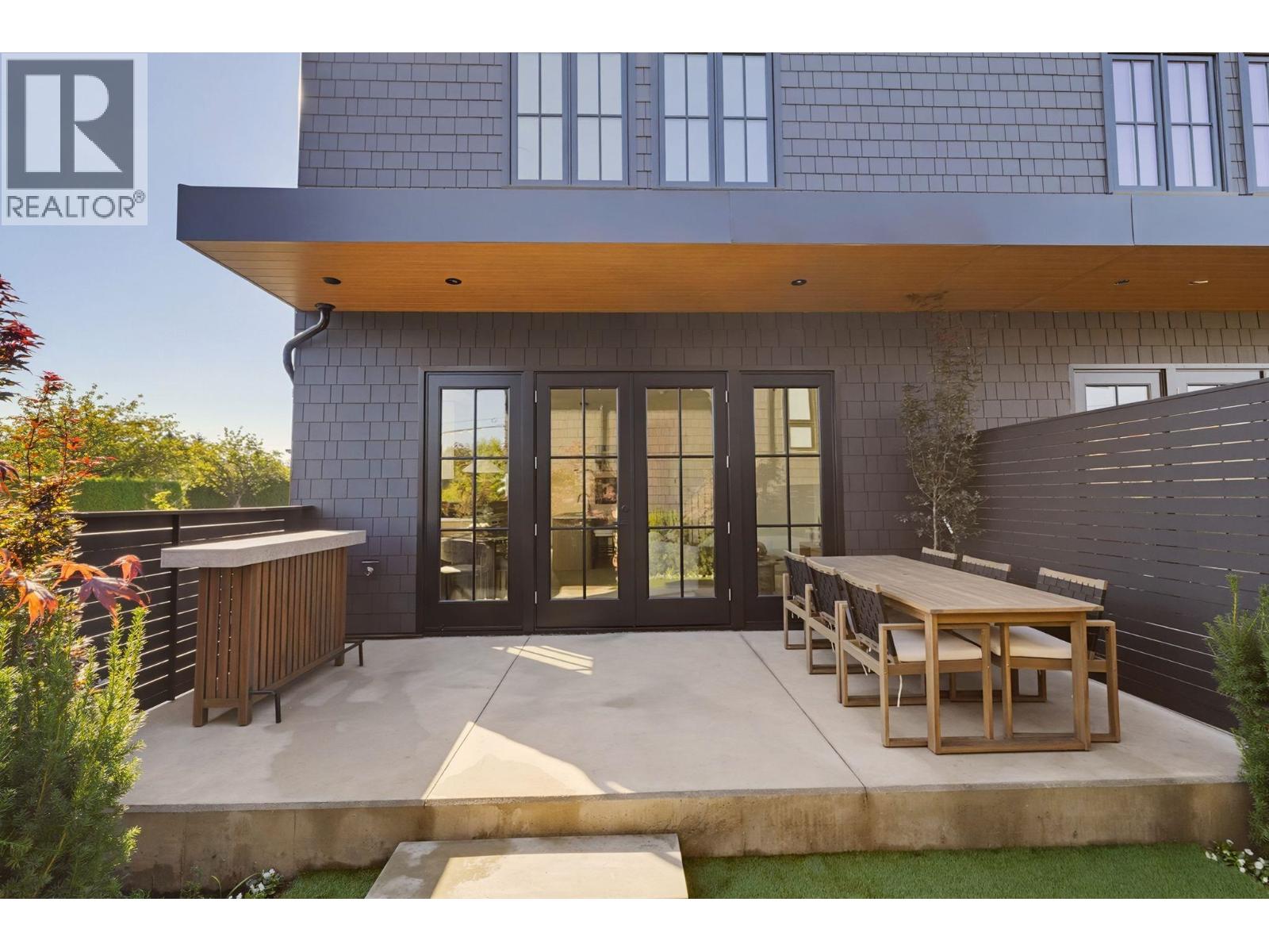 2 3185 Vine Street Property Photo 25