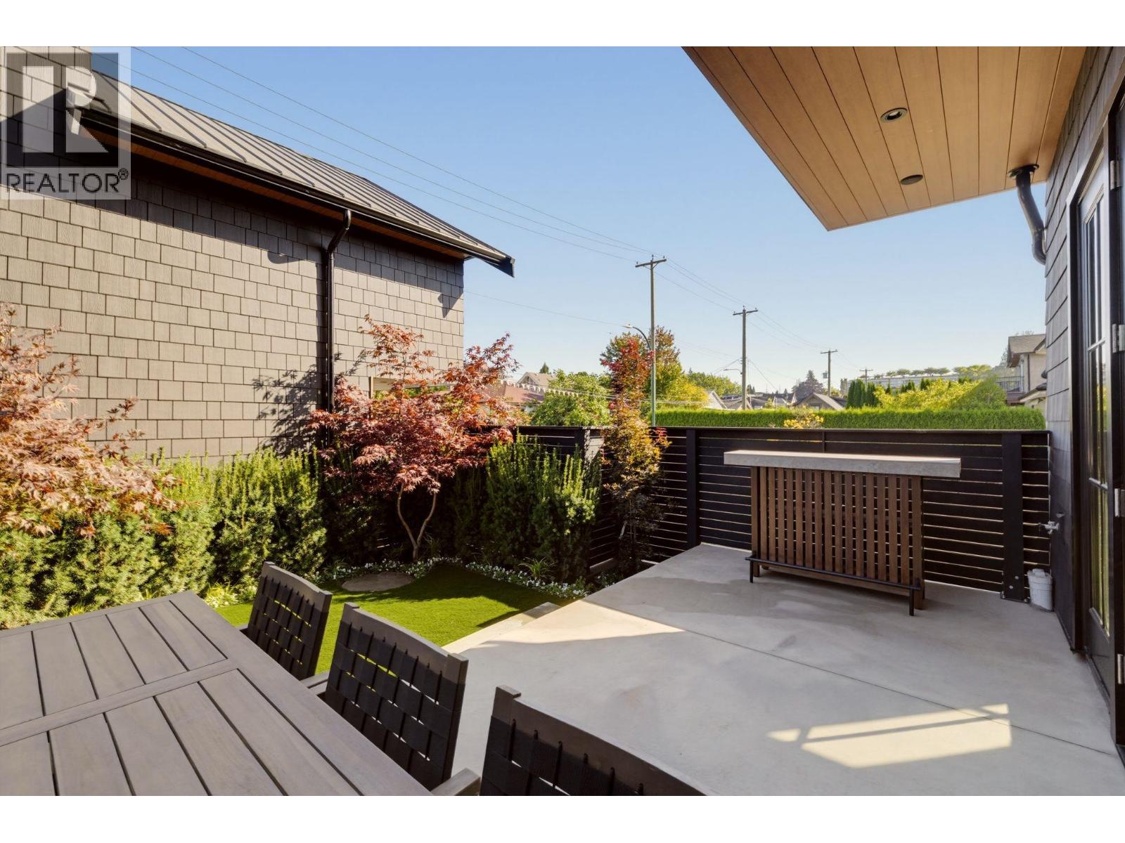 2 3185 Vine Street Property Photo 27