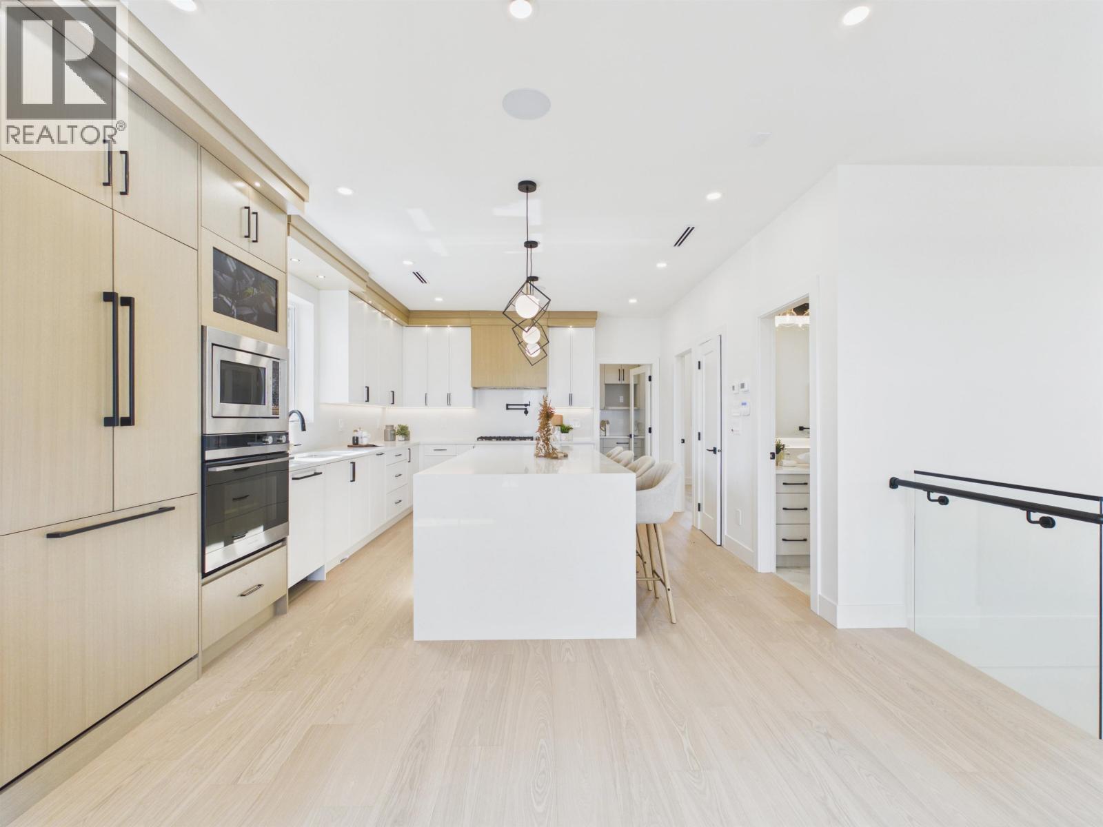 217 E Eighth Avenue Property Photo 7